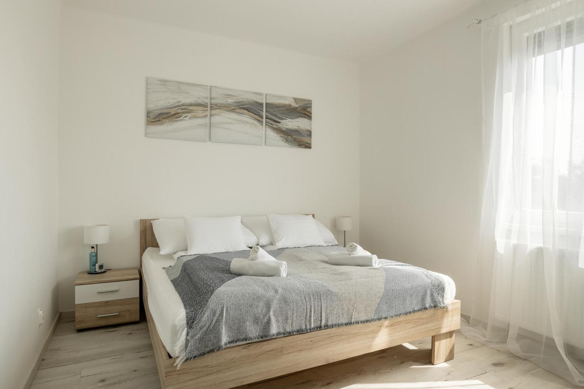 Malompark Apartman With Free Parking Debreczyn Zewnętrze zdjęcie