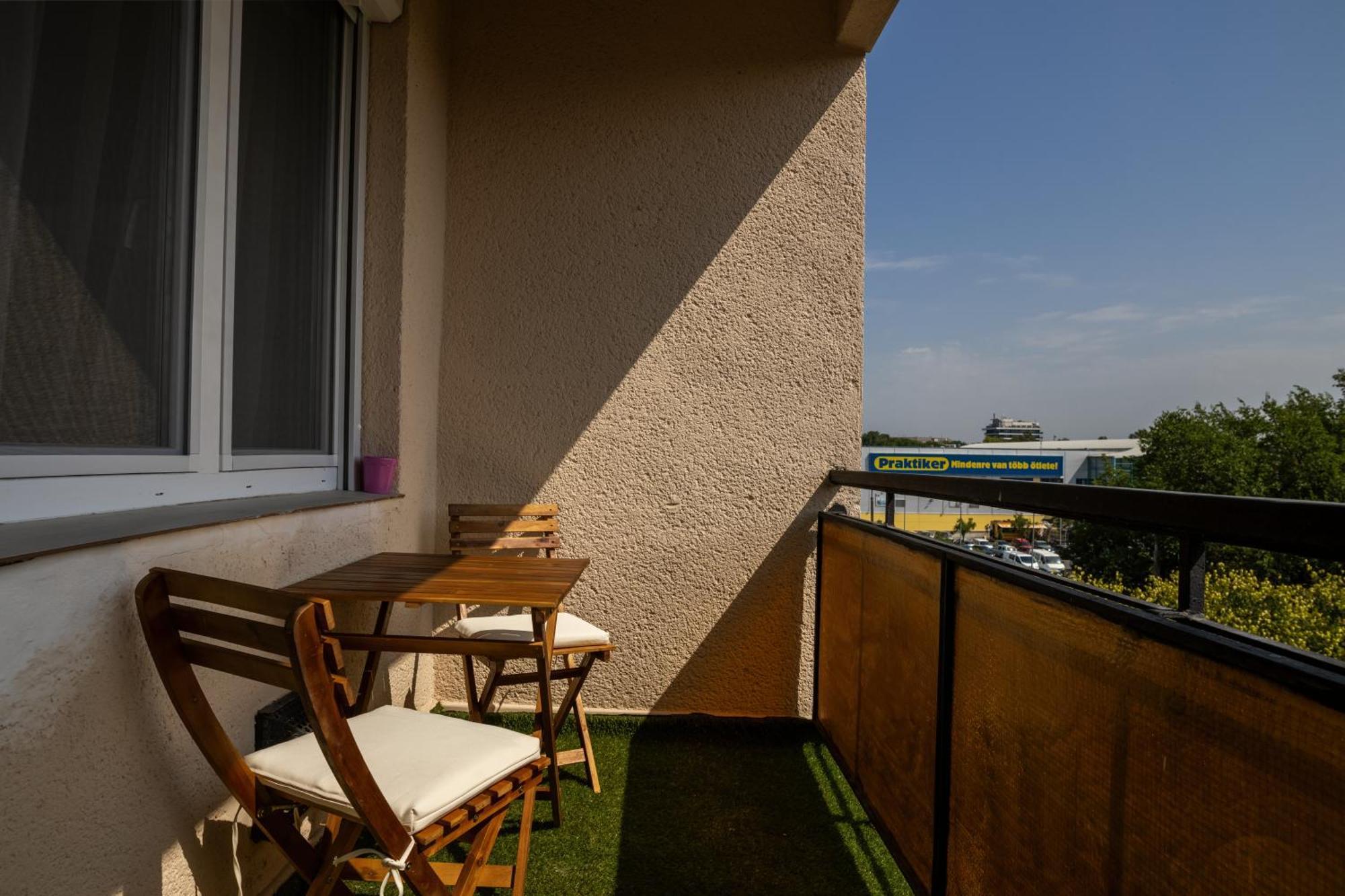 Malompark Apartman With Free Parking Debreczyn Zewnętrze zdjęcie