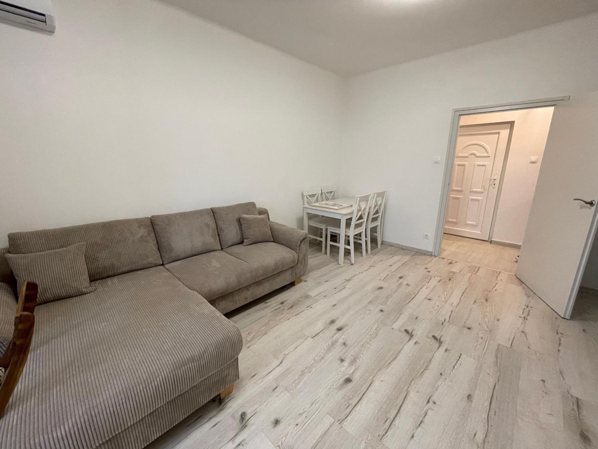 Malompark Apartman With Free Parking Debreczyn Zewnętrze zdjęcie